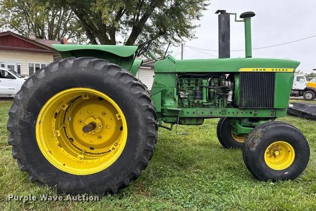 Image of John Deere 4520 equipment image 3