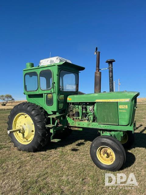 Image of John Deere 4520 equipment image 2