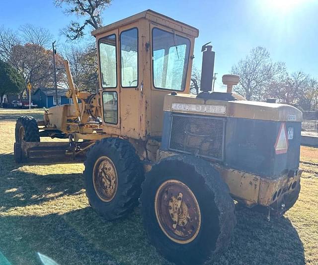 Image of John Deere 570 equipment image 3