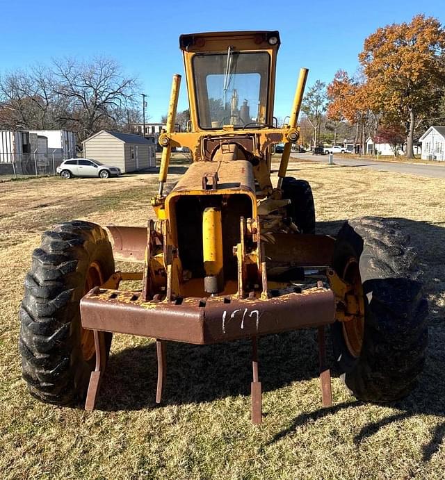 Image of John Deere 570 equipment image 1