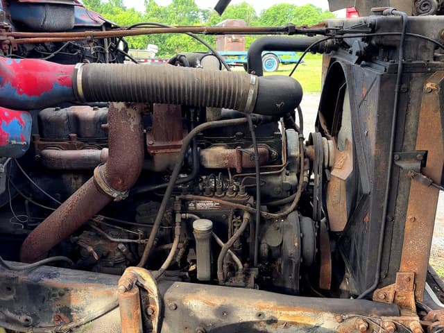 Image of Mack R685ST equipment image 3