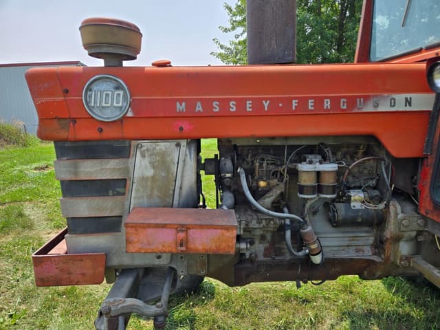 Image of Massey Ferguson 1100 equipment image 4