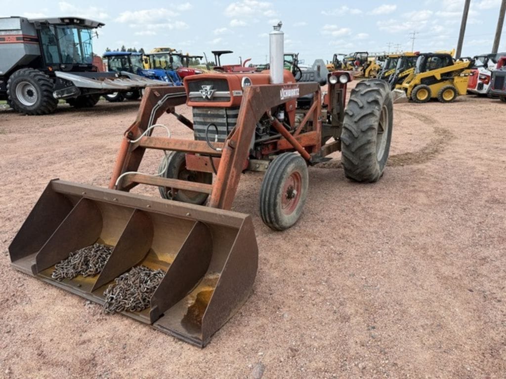 1969 Massey Ferguson 165 Equipment Image0