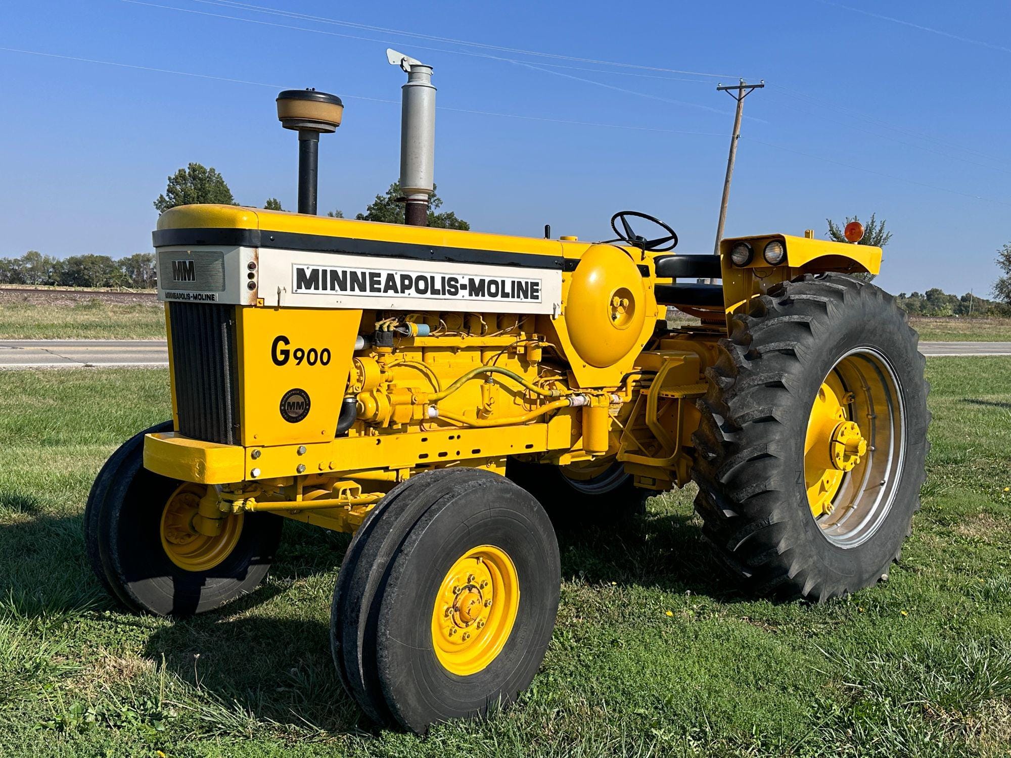 Main image Minneapolis-Moline G900