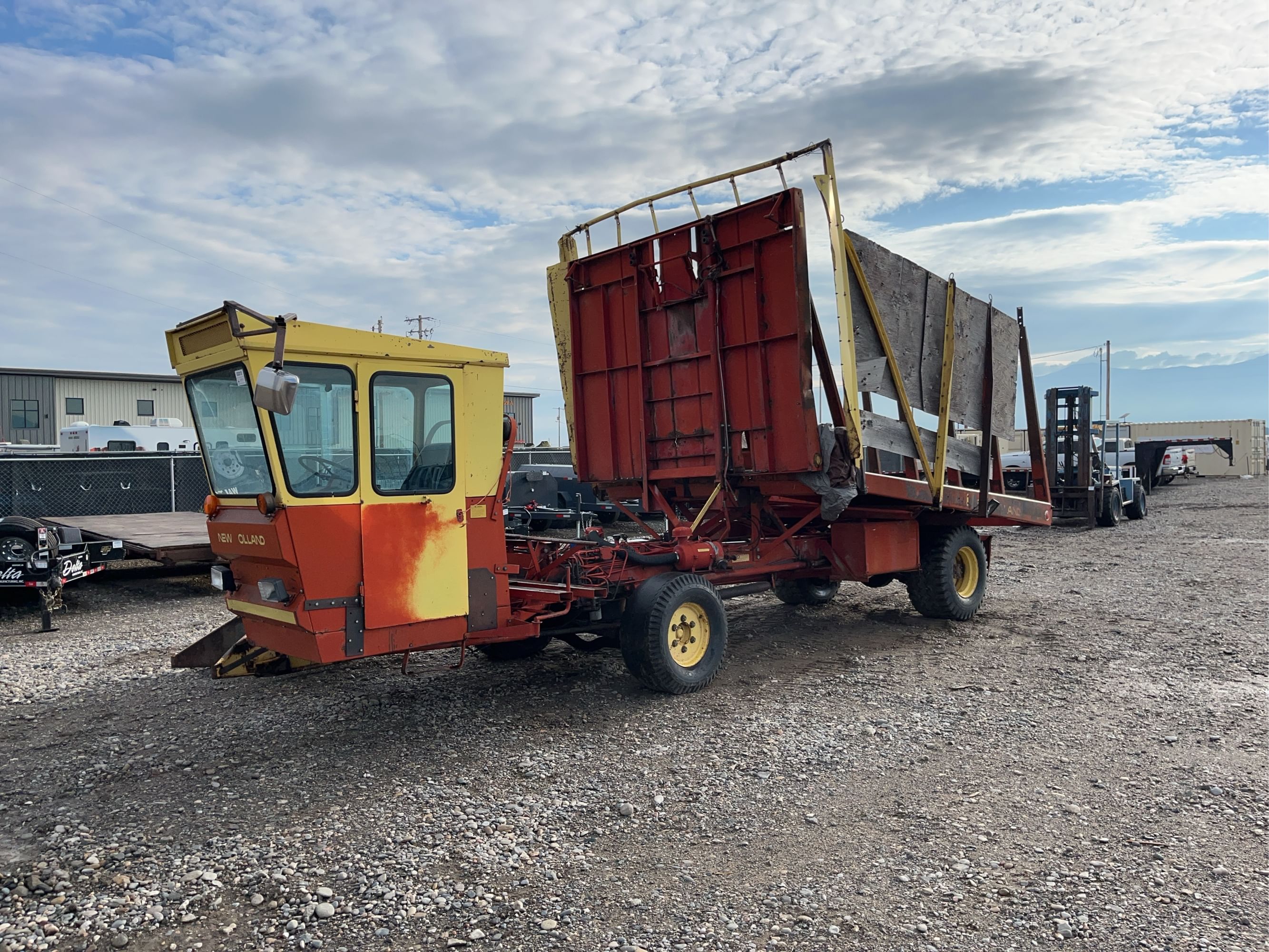 1969 New Holland 1049 Equipment Image0