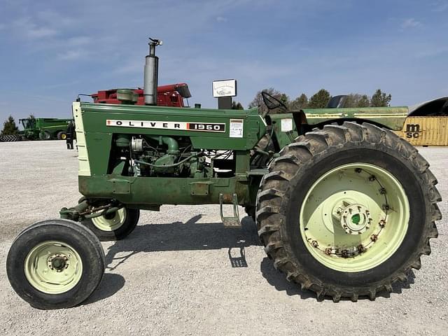 Image of Oliver 1950 equipment image 2