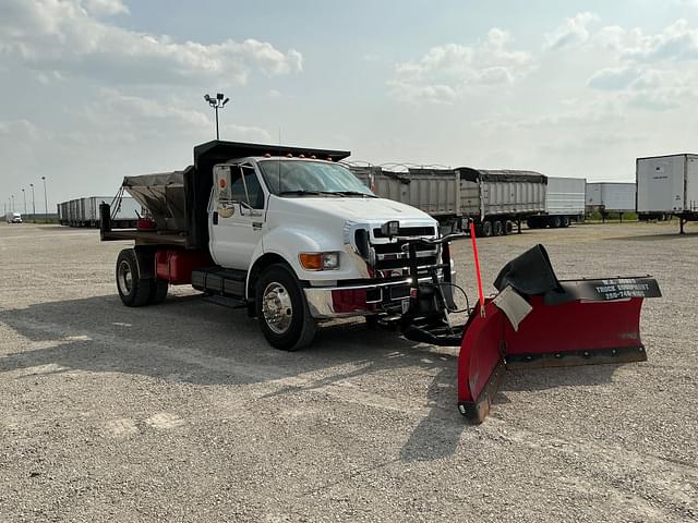 Image of Ford F-650 equipment image 2