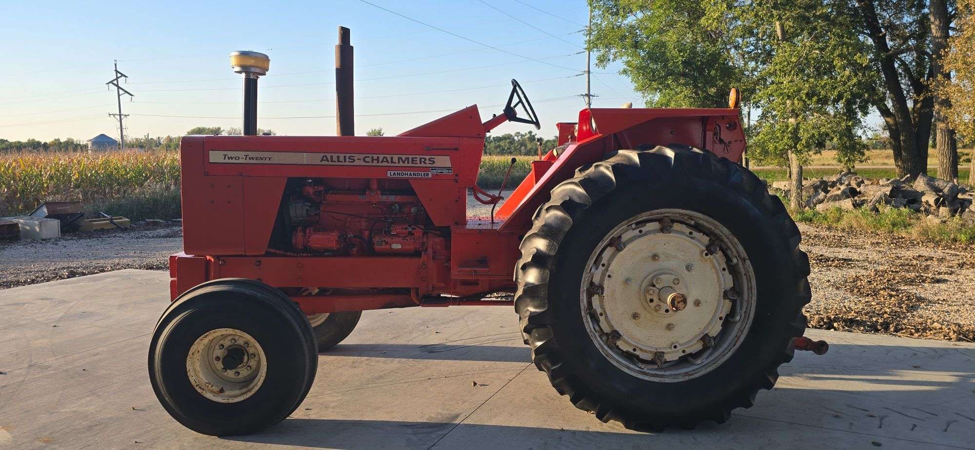 1970 Allis Chalmers 220 Equipment Image0