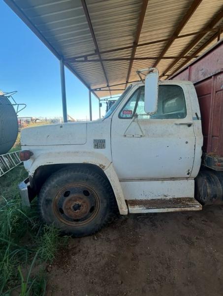 Image of Chevrolet C60 equipment image 3