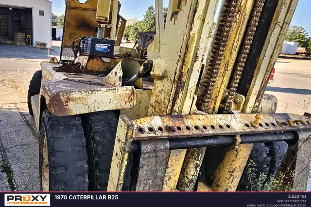 Image of Caterpillar B25 equipment image 3