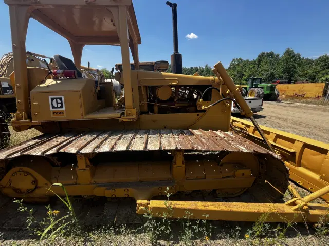 Image of Caterpillar D5B equipment image 3