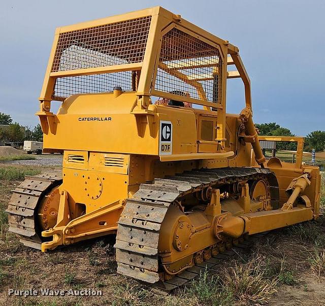 Image of Caterpillar D7F equipment image 4