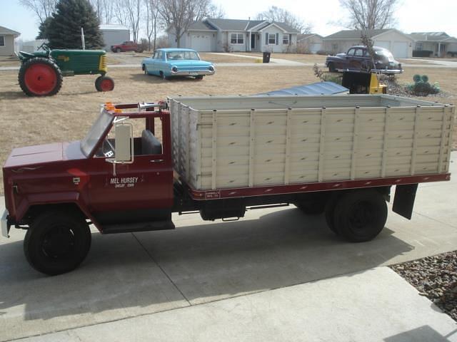 Image of Chevrolet 60 equipment image 2