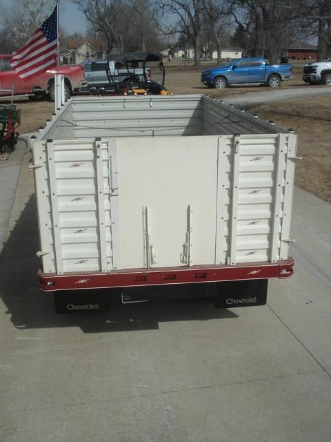 Image of Chevrolet 60 equipment image 3