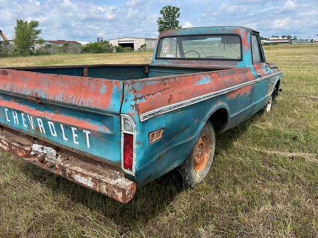 Image of Chevrolet C10 equipment image 2