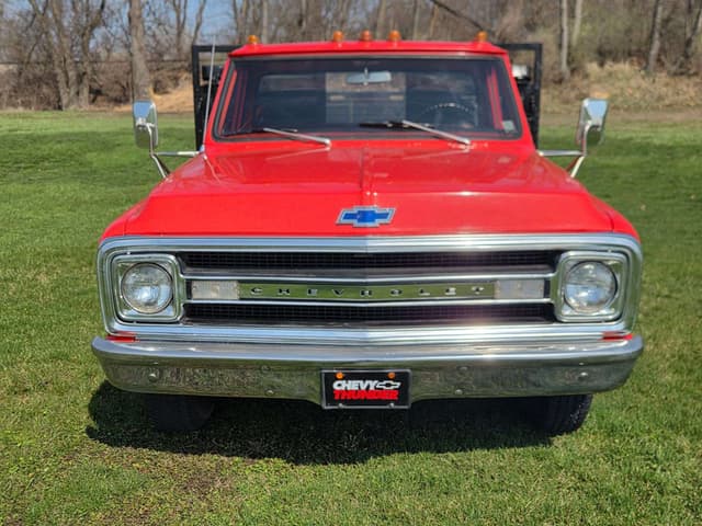 Image of Chevrolet C30 equipment image 1