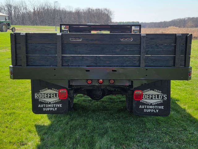 Image of Chevrolet C30 equipment image 4