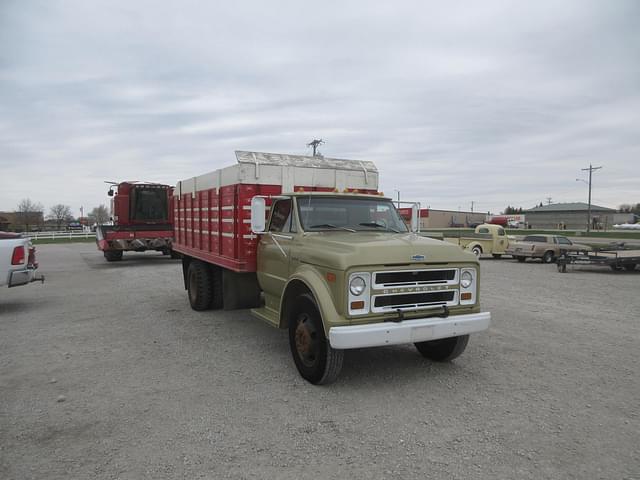 Image of Chevrolet C50 equipment image 2