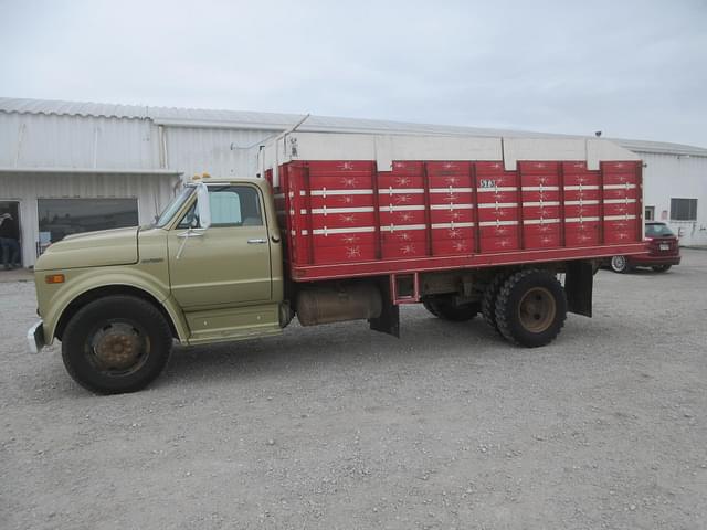 Image of Chevrolet C50 equipment image 1