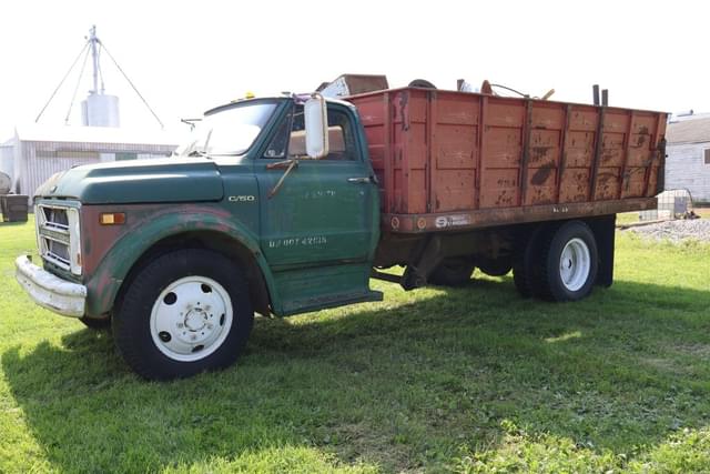 Image of Chevrolet C50 equipment image 2