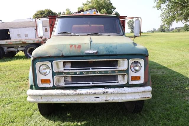 Image of Chevrolet C50 equipment image 1