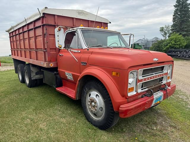 Image of Chevrolet C50 equipment image 2