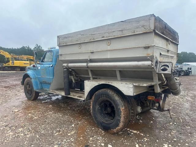 Image of Chevrolet C60 equipment image 4