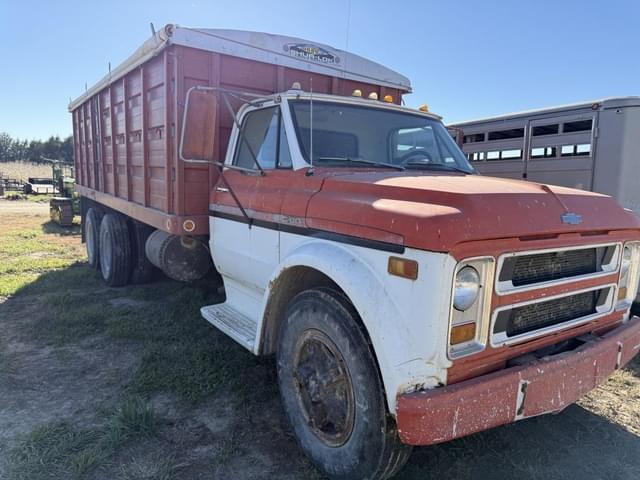 Image of Chevrolet C60 equipment image 2