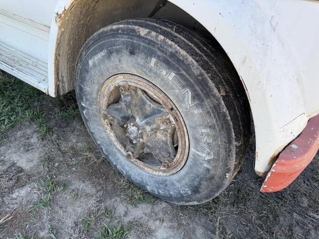 Image of Chevrolet C60 equipment image 3