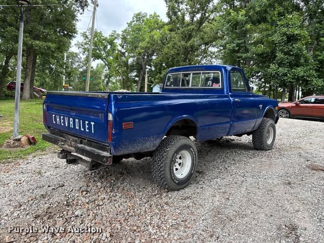 Image of Chevrolet K10 equipment image 4