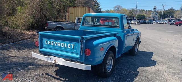 Image of Chevrolet C10 equipment image 3
