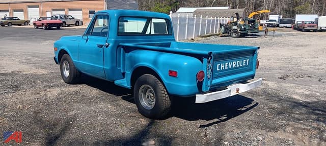 Image of Chevrolet C10 equipment image 1