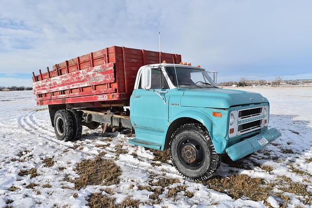 Image of Chevrolet C50 equipment image 1