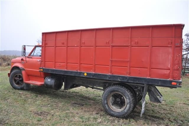 Image of Chevrolet C50 equipment image 1