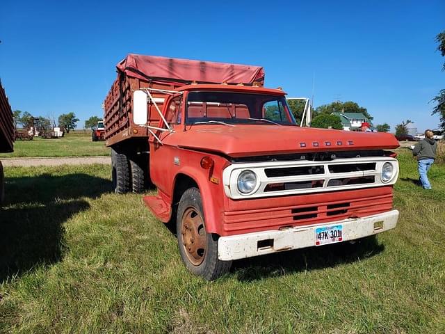 Image of Dodge 500 equipment image 1