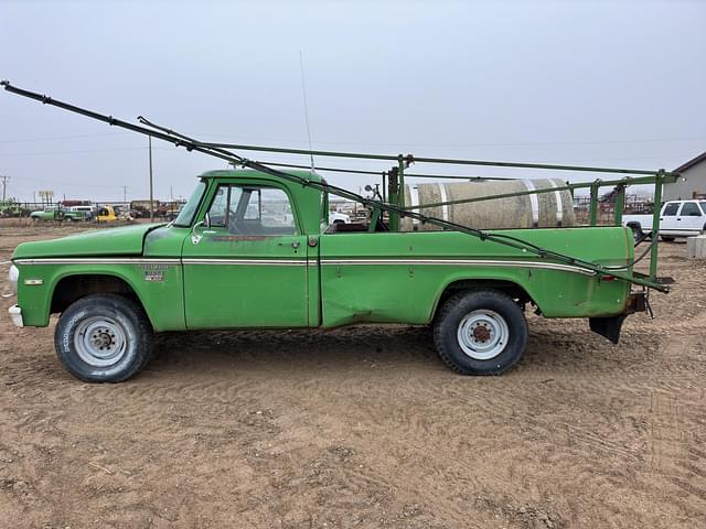 Image of Dodge 200 equipment image 1