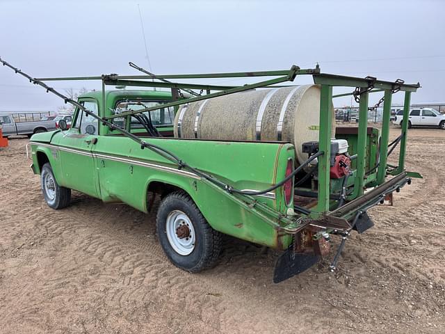 Image of Dodge 200 equipment image 2