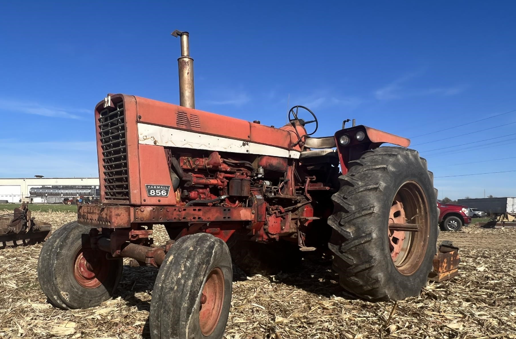 Main image International Harvester 856