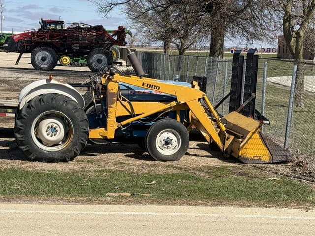 Image of Ford 2000 equipment image 1