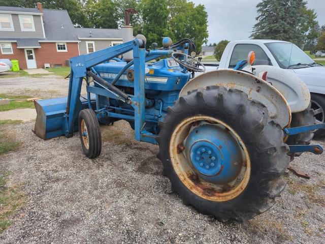 Image of Ford 2000 equipment image 3