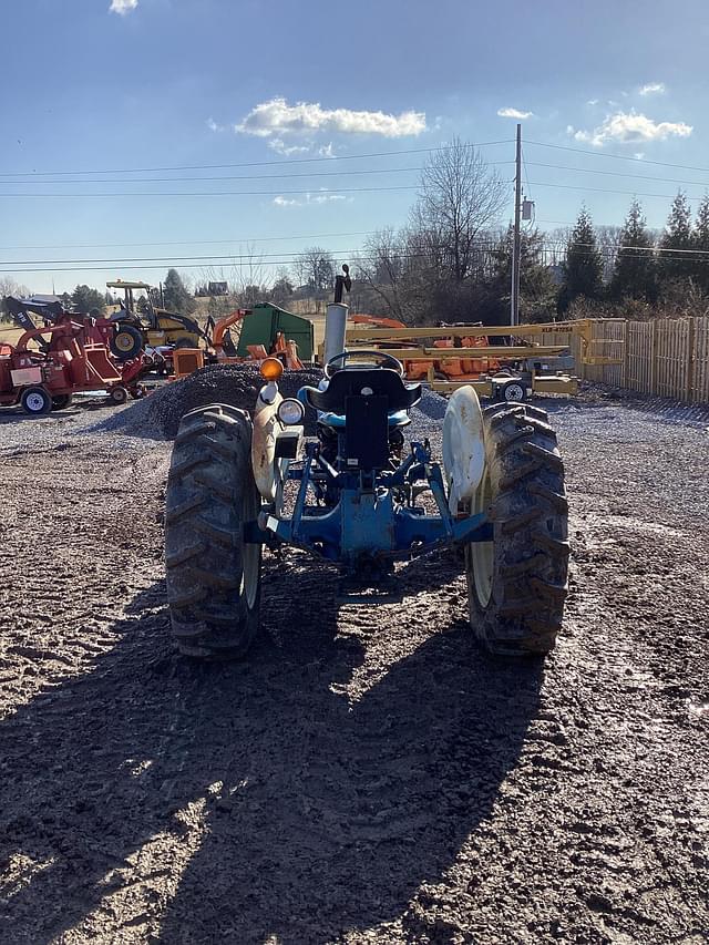 Image of Ford 3000 equipment image 2