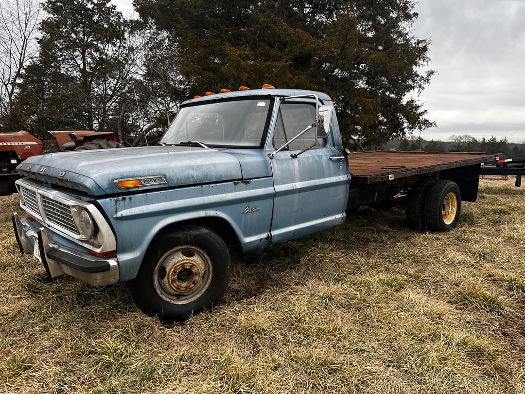 Image of Ford F-350 Primary image