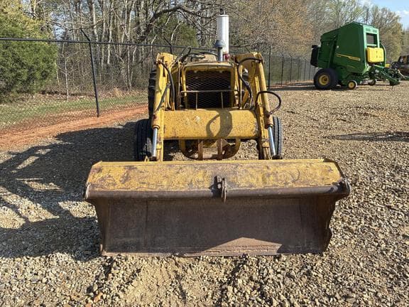 Image of Ford 3400 equipment image 4