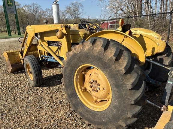 Image of Ford 3400 equipment image 1