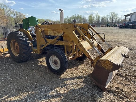 Image of Ford 3400 equipment image 2