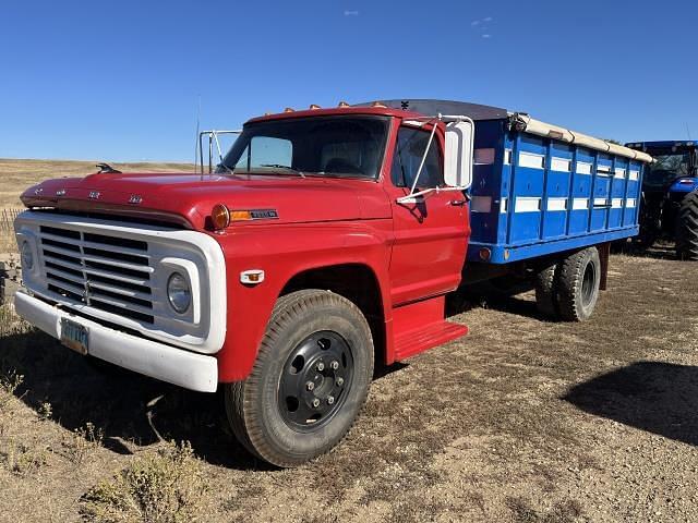 Image of Ford F-600 Primary image