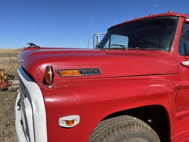Image of Ford F-600 equipment image 2
