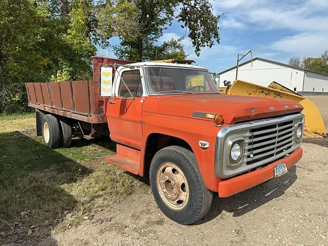 Image of Ford F-600 equipment image 2