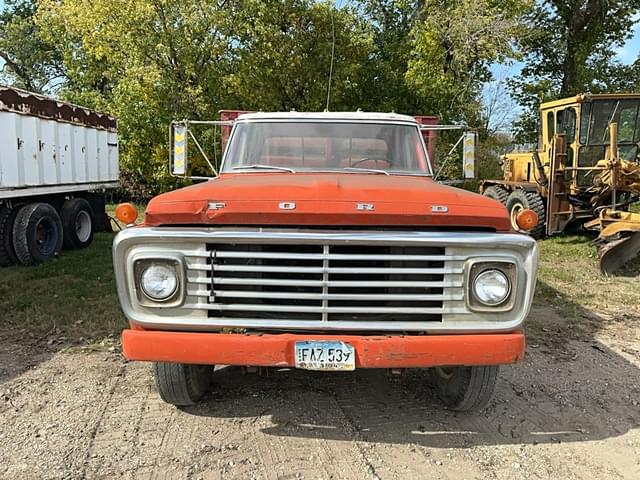 Image of Ford F-600 equipment image 1