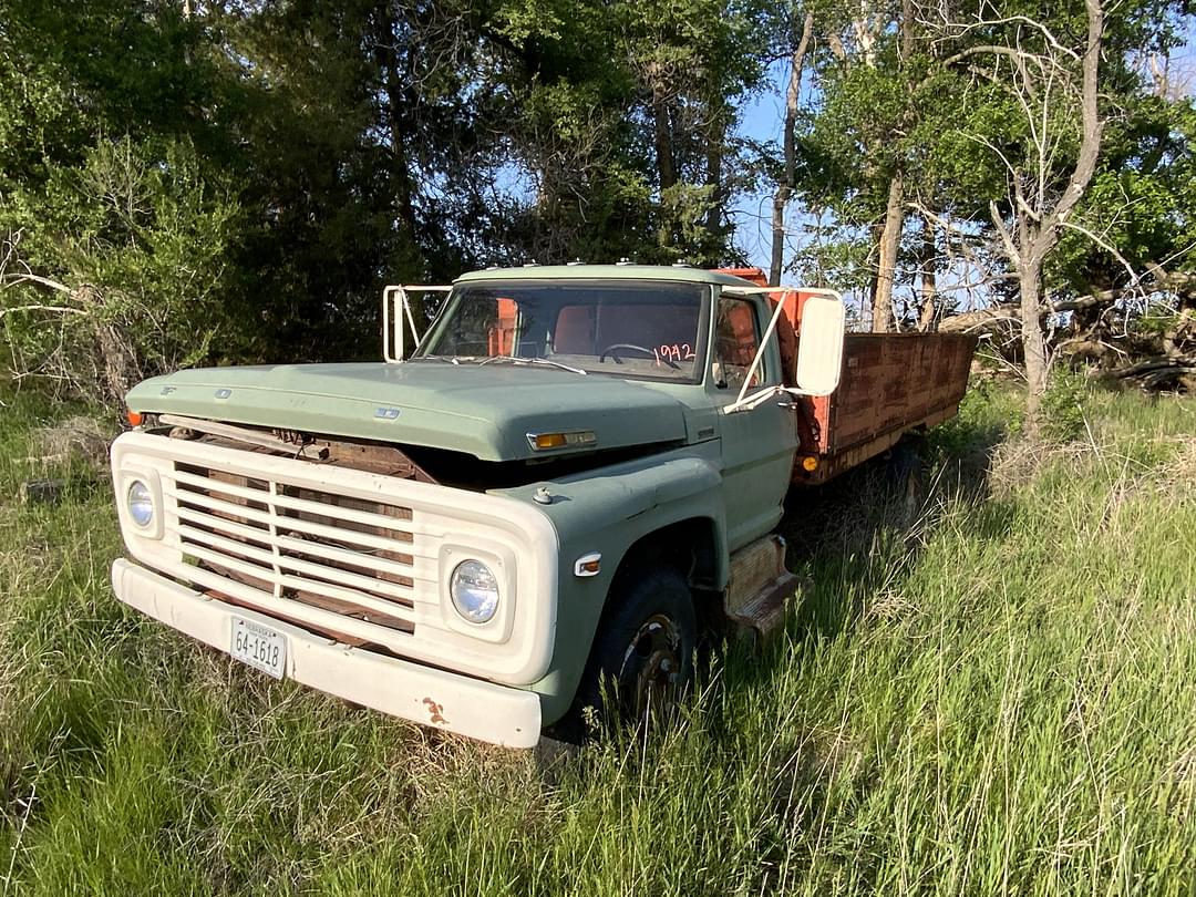 Image of Ford F-600 Primary image